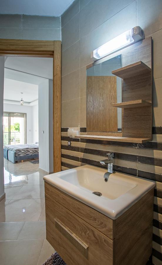 Magnifiques Appartements De Vacances ブズニカ エクステリア 写真